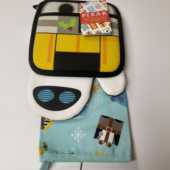Disney Other - Disney Wall-e Pot Holder Oven Mitt and Kitchen Towel Set